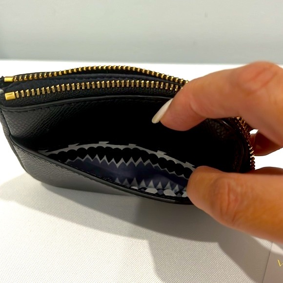 Vera Bradley Zip Card Case Black Genuine Leather - Picture 5 of 6